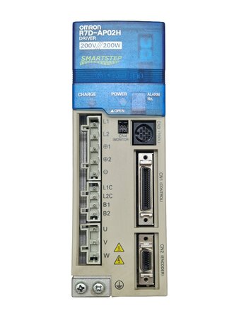Omron R7D-AP02H SmartStep 200 W servo drive used front view