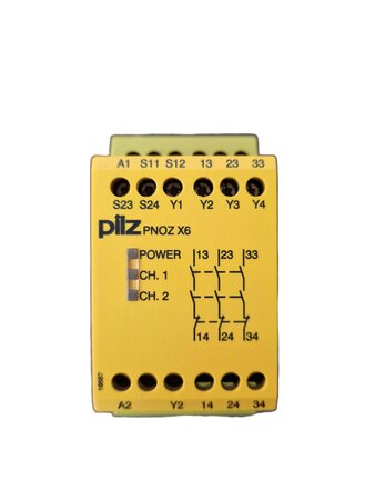 Pilz safety relay PNOZ X6 with identification number 774729 – front view